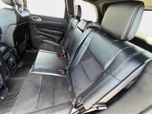 Used 2017 Jeep Grand Cherokee Altitude image 11