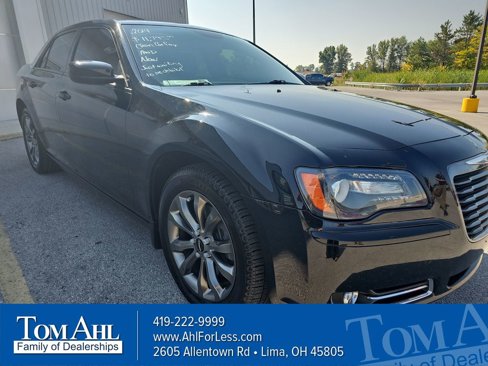 Used 2014 Chrysler 300 S image 1
