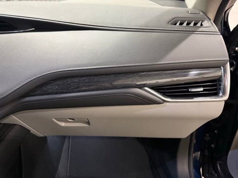 Used 2020 Cadillac XT4 Premium Luxury w/ Cold Weather Package image 26