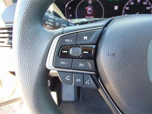 Used 2019 Honda Accord EX image 18