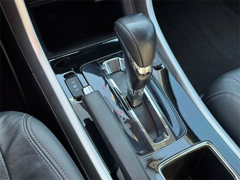 Used 2016 Honda Accord Touring image 25
