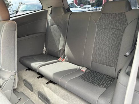 Used 2017 Chevrolet Traverse LT image 12