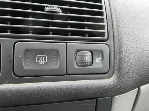 Used 2006 Volkswagen Golf GLS image 17