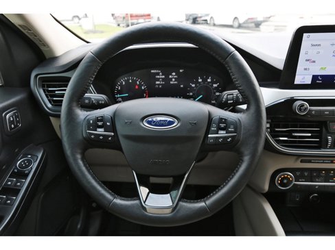 Used 2020 Ford Escape SEL image 15