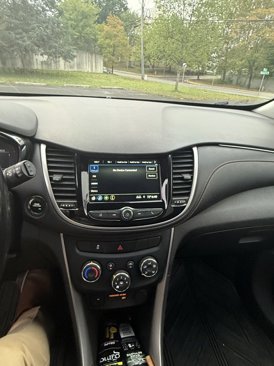 Used 2019 Chevrolet Trax LT w/ LT Convenience Package image 5