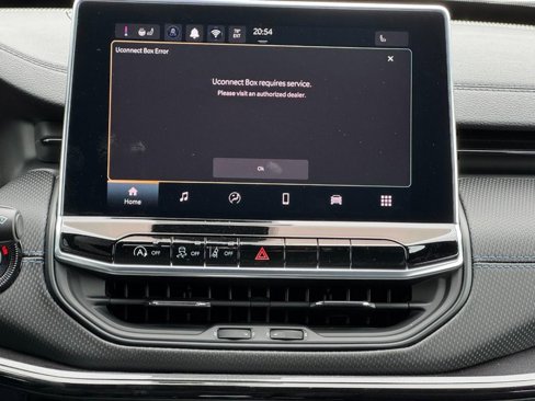 New 2025 Jeep Compass Latitude image 11