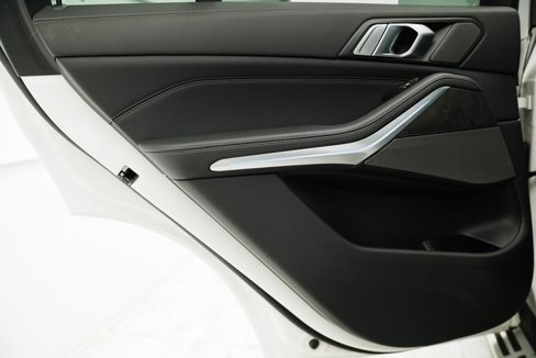 Used 2025 BMW X5 xDrive40i w/ Climate Comfort Package image 41
