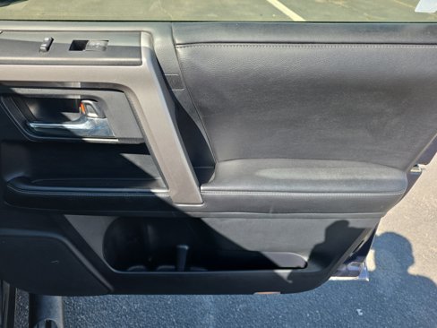 Used 2015 Toyota 4Runner SR5 image 27