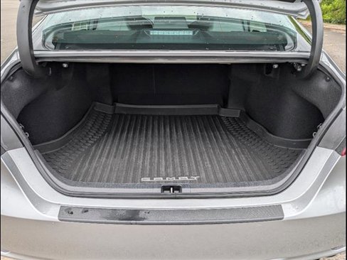 Used 2022 Toyota Camry SE image 18