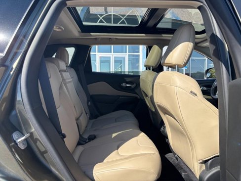 Used 2015 Jeep Cherokee Limited image 13