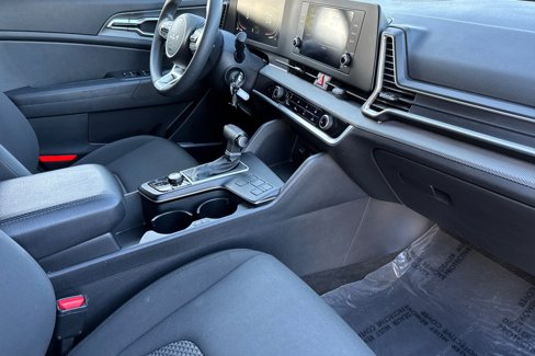 Used 2023 Kia Sportage LX image 18