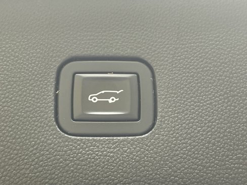 Used 2019 Buick Enclave Essence image 19