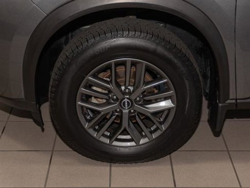 Used 2023 Nissan Rogue S image 5