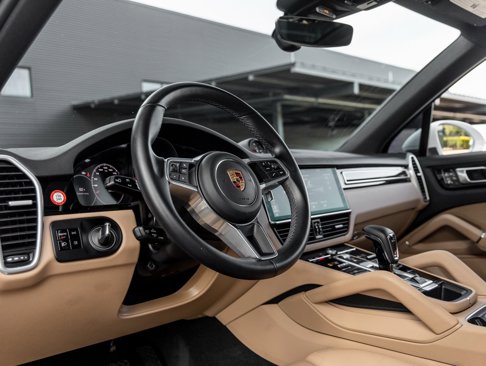 Certified 2019 Porsche Cayenne image 4