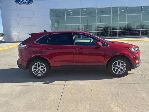 Used 2022 Ford Edge SEL w/ Convenience Package image 2