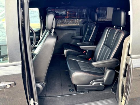 Used 2019 Dodge Grand Caravan GT image 25