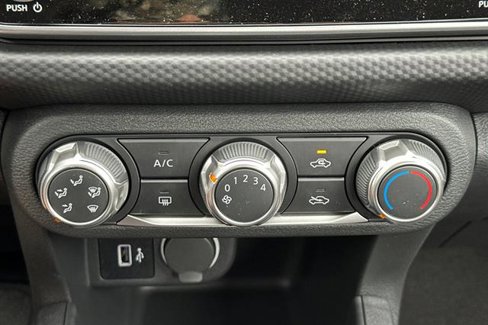 New 2025 Nissan Kicks Play S image 22