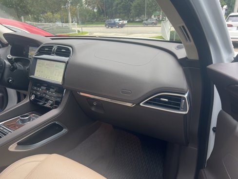 Used 2020 Jaguar F-PACE Prestige image 5