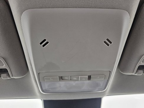 Used 2021 Buick Encore Preferred image 32