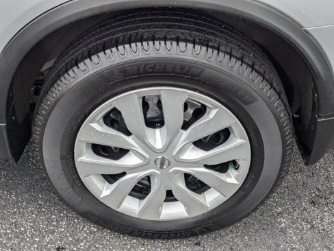 Used 2020 Nissan Rogue S image 25