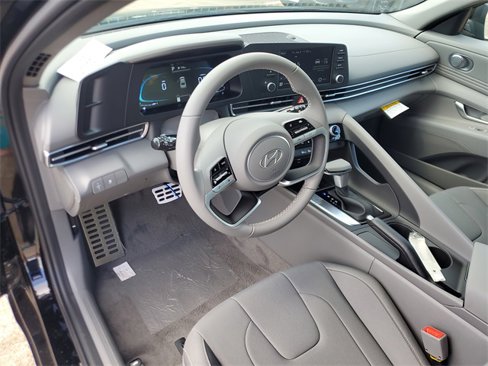 New 2025 Hyundai Elantra Sport image 14