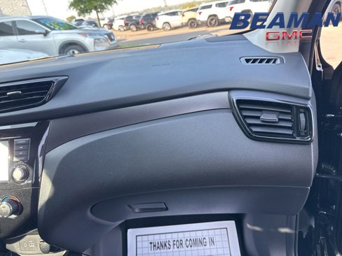 Used 2021 Nissan Rogue Sport S image 22