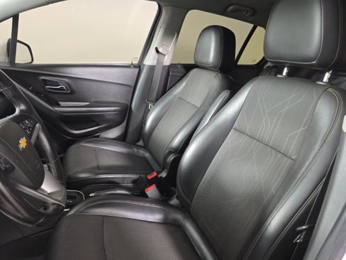 Used 2019 Chevrolet Trax LT w/ LT Convenience Package image 15