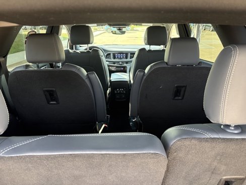 Used 2024 Buick Enclave Premium image 13