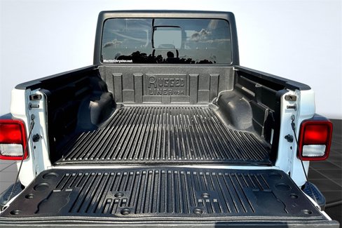 Used 2023 Jeep Gladiator Sport image 18