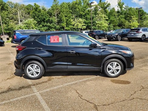 Certified 2025 Nissan Kicks Play S image 24