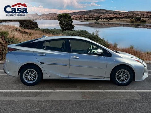 Used 2017 Toyota Prius Two image 5