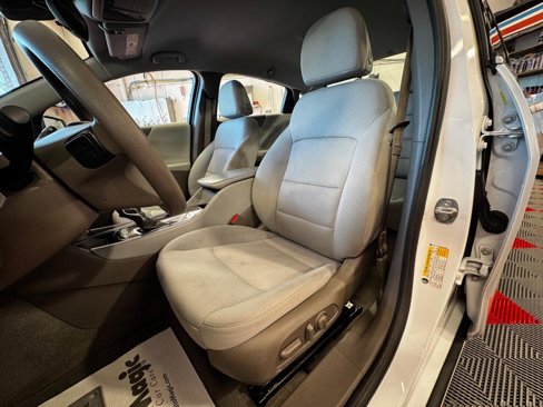 Used 2021 Chevrolet Malibu LS w/ Driver Confidence Package II image 14