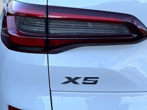 Used 2022 BMW X5 xDrive40i w/ M Sport Package image 75