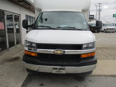 Used 2021 Chevrolet Express 3500 w/ Power Convenience Package image 2