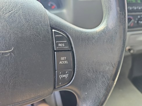 Used 2004 Ford F250 XL image 13