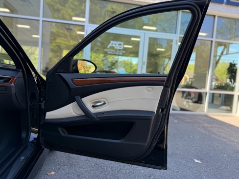 Used 2008 BMW 535xi Wagon image 44