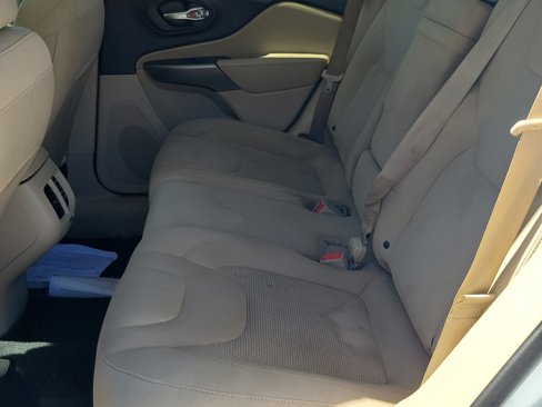Used 2019 Jeep Cherokee Latitude w/ Popular Appearance Group image 9