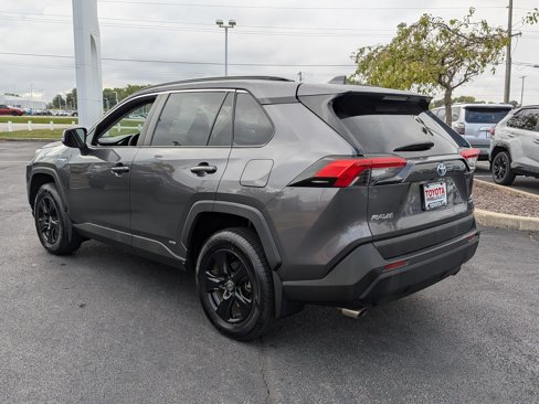 Used 2021 Toyota RAV4 XLE image 6