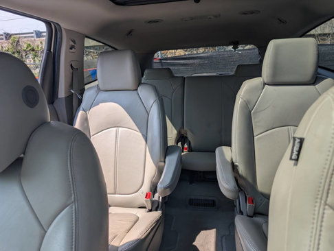 Used 2015 Chevrolet Traverse LT image 22