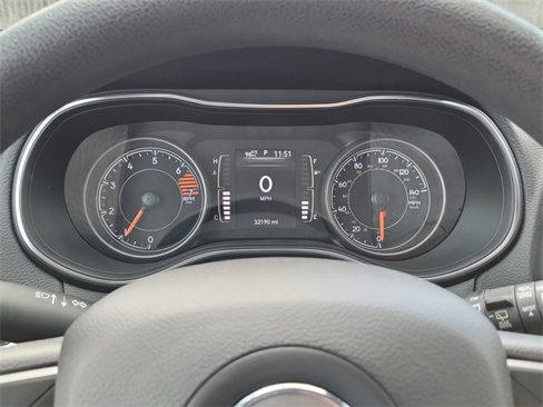 Used 2019 Jeep Cherokee Latitude w/ Popular Appearance Group image 11