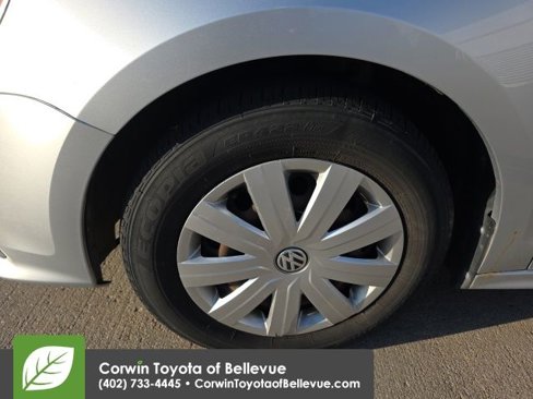 Used 2015 Volkswagen Jetta S image 9