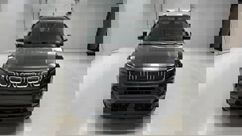Used 2022 Jeep Compass Latitude w/ Sun and Sound Group image 3