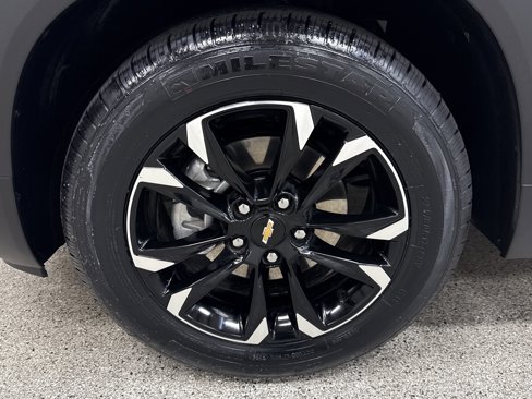 Used 2023 Chevrolet TrailBlazer LT w/ Convenience Package image 2