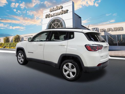 Used 2017 Jeep Compass Latitude w/ Popular Equipment Group image 9