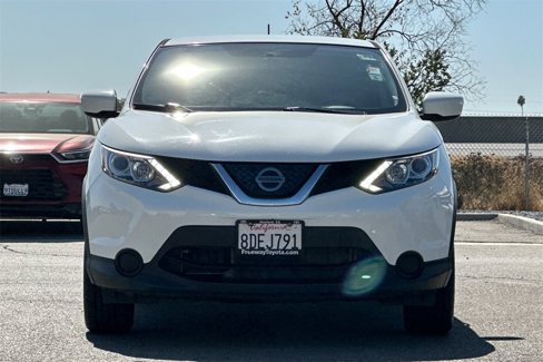 Used 2018 Nissan Rogue Sport S image 11