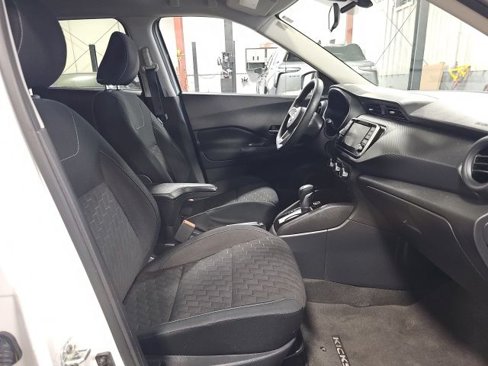 Used 2021 Nissan Kicks S image 29