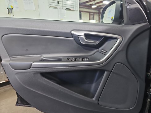 Used 2018 Volvo S60 T5 Inscription image 27