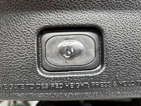 Used 2016 Ford Explorer XLT w/ Equipment Group 202A image 33