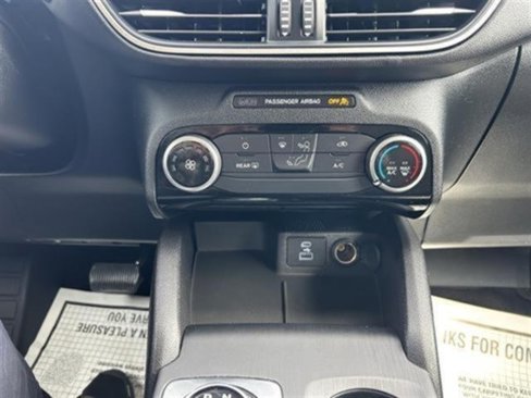 Used 2022 Ford Escape SE image 18