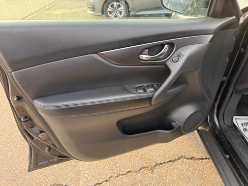 Used 2016 Nissan Rogue S image 10